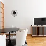 Apartamento Guesthost - Domodossola M5 Modern Milão