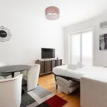 Guesthost - Domodossola M5 Modern Apartamento Milão