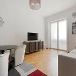 Guesthost - Domodossola M5 Modern Apartamento