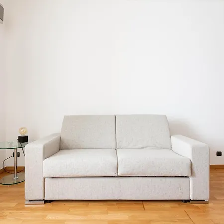 Guesthost - Domodossola M5 Modern Apartment *