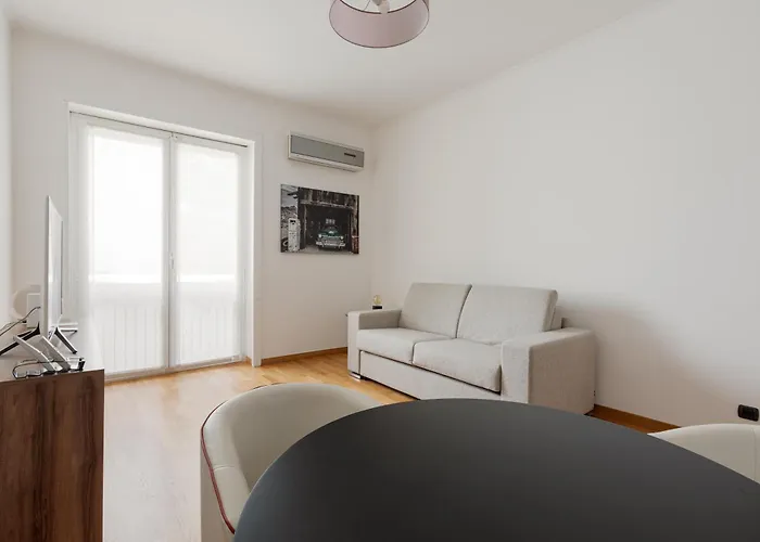 Guesthost - Domodossola M5 Modern Apartment Mailand